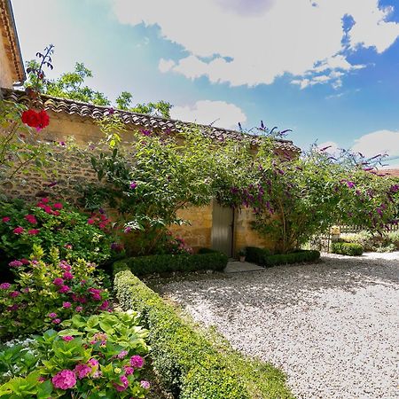 La Maison Louverie Pontours ภายนอก รูปภาพ