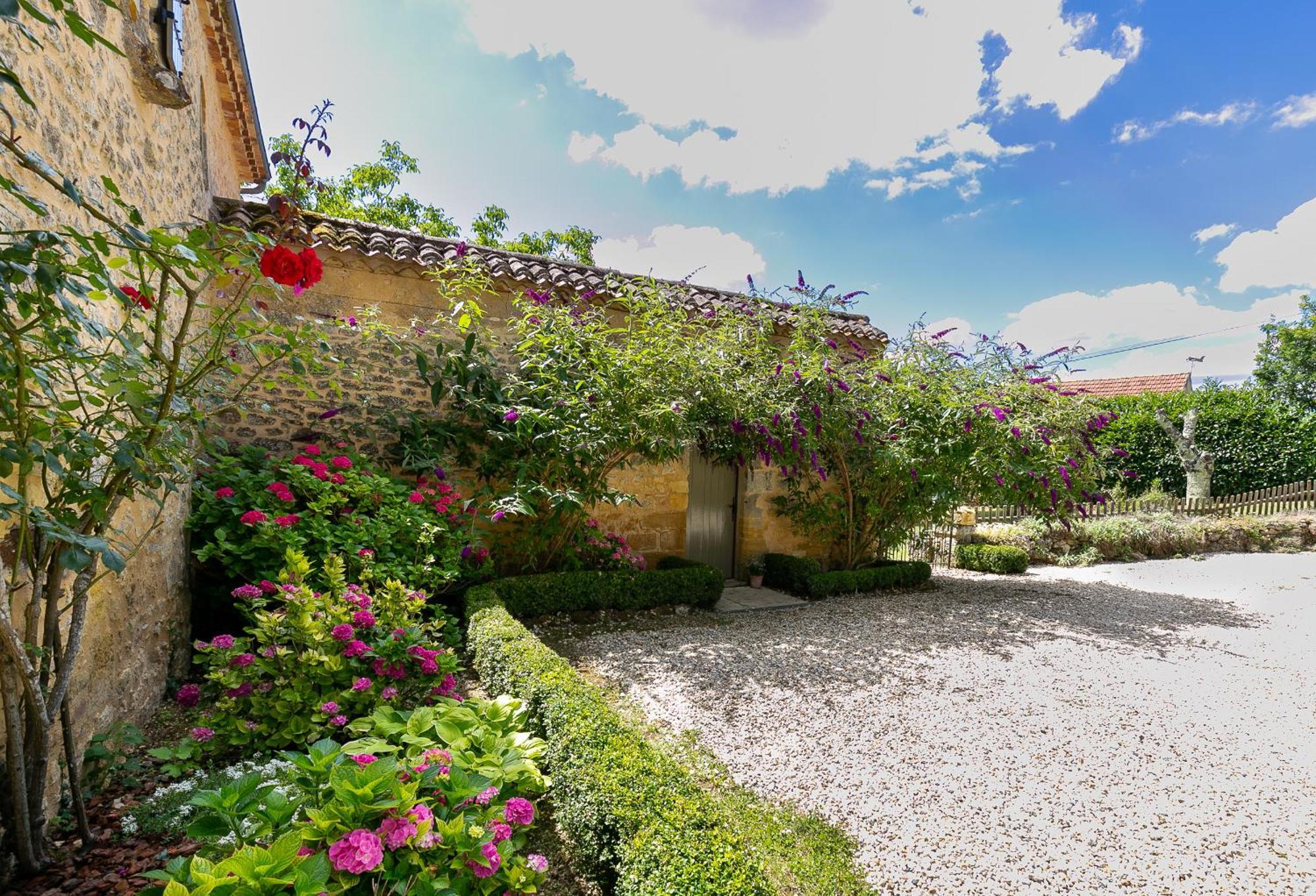 La Maison Louverie Pontours ภายนอก รูปภาพ