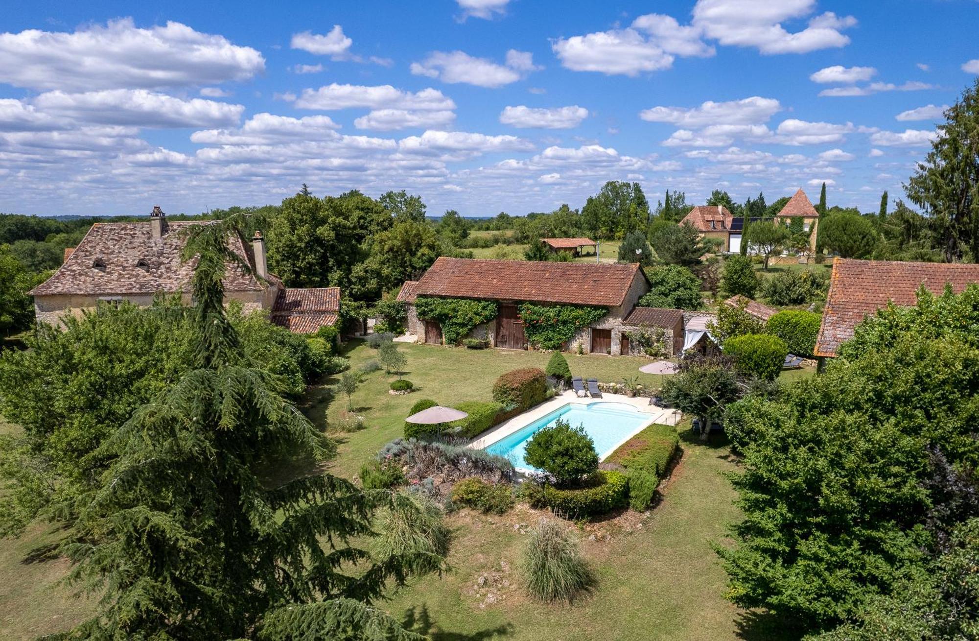 La Maison Louverie Pontours ภายนอก รูปภาพ