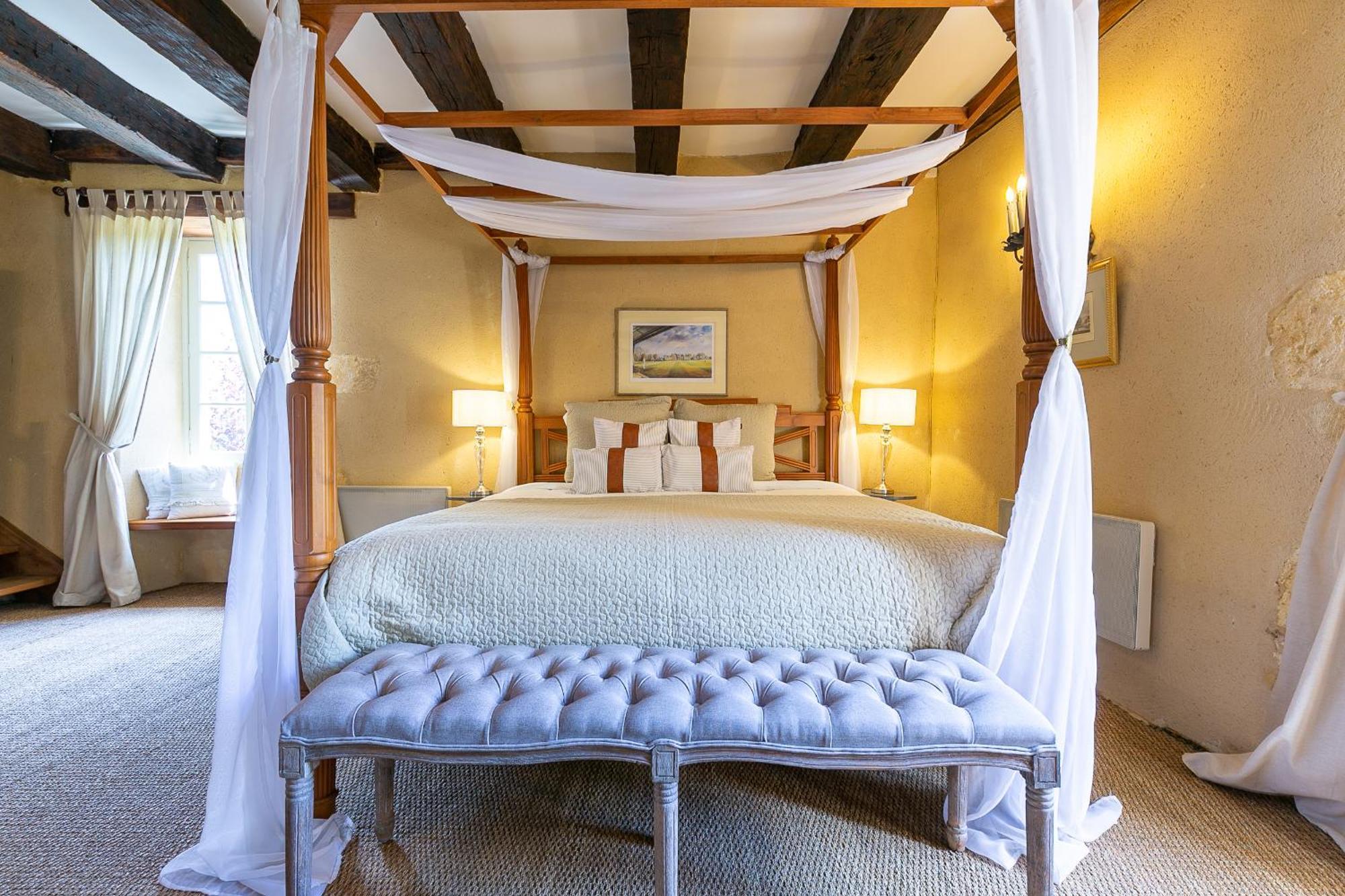 La Maison Louverie Pontours ภายนอก รูปภาพ