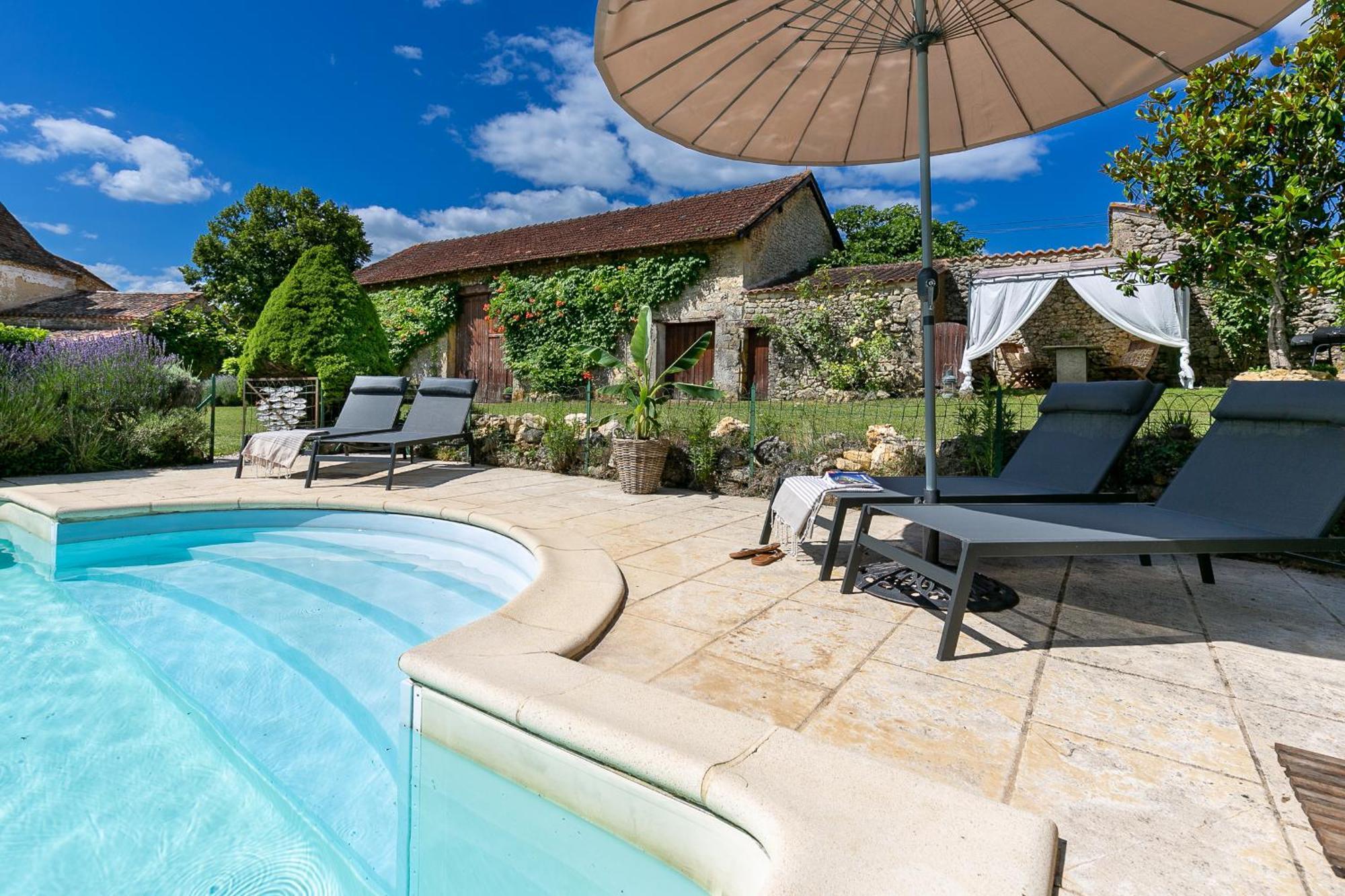 La Maison Louverie Pontours ภายนอก รูปภาพ